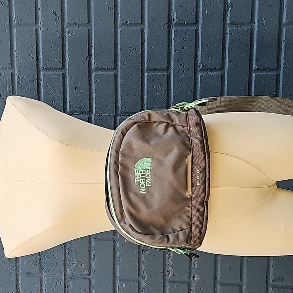 THE NORTH FACE Fanny Pack ROO Belt Waist Crossbody Hiking Travel Bag